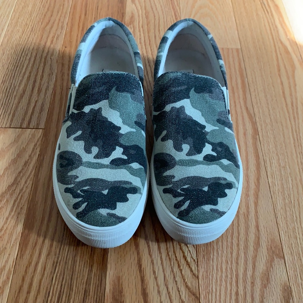 Steve Madden Camo Slip On Sneakers 7